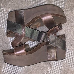 Brown and bronze OTBTs, 8